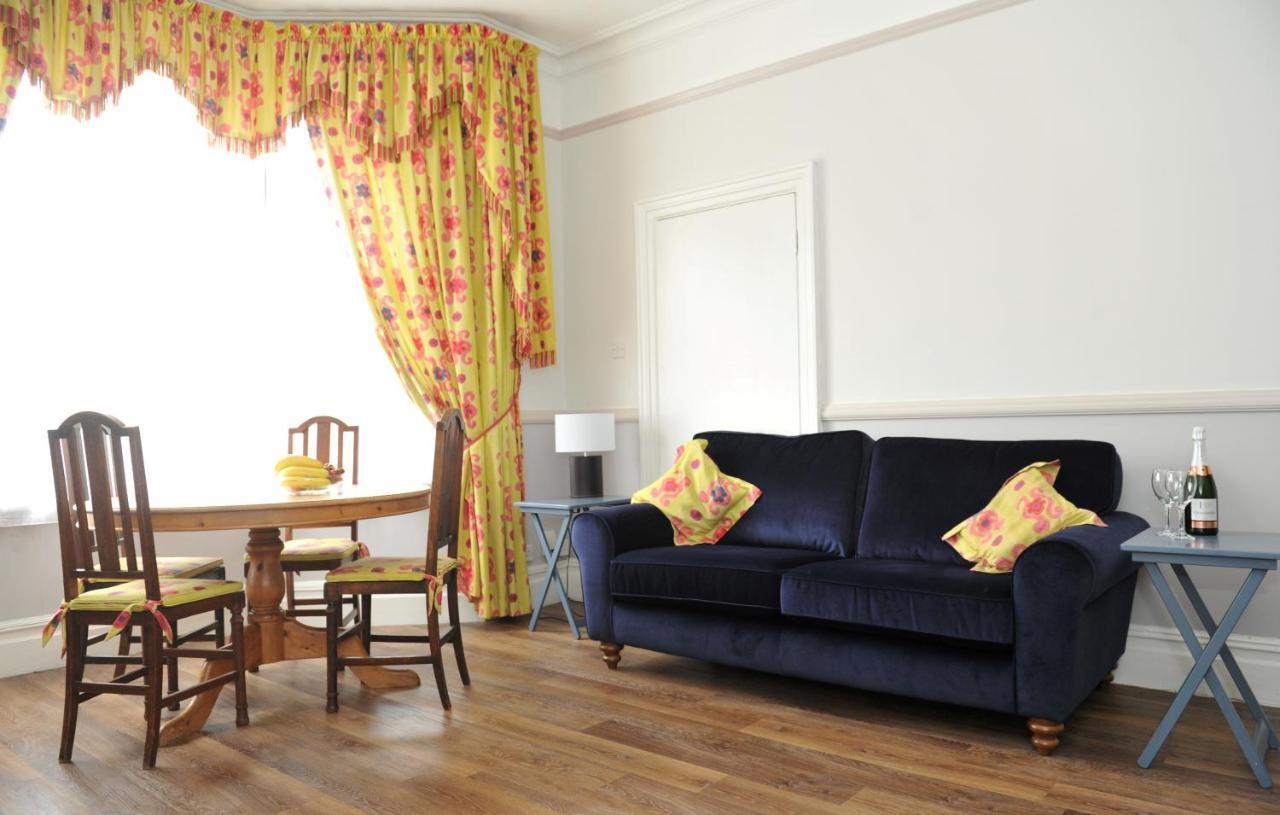 Beechurst Serviced Apartments Τσέλτενχαμ Εξωτερικό φωτογραφία