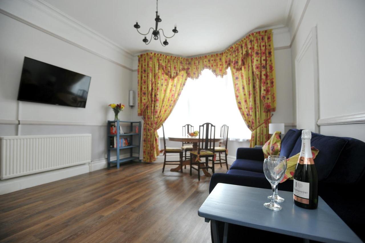 Beechurst Serviced Apartments Τσέλτενχαμ Εξωτερικό φωτογραφία