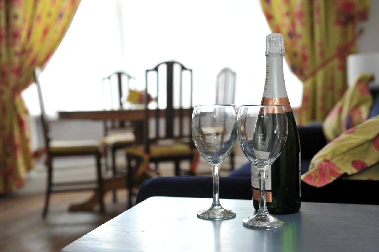 Beechurst Serviced Apartments Τσέλτενχαμ Εξωτερικό φωτογραφία