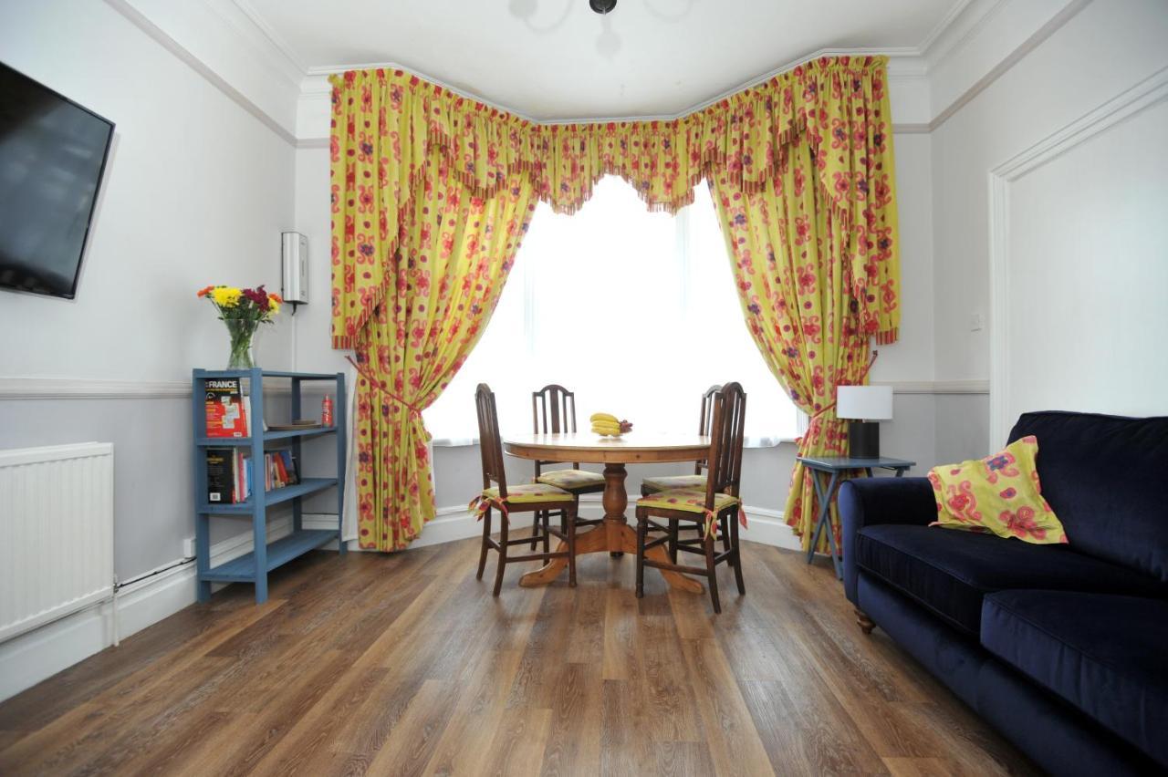 Beechurst Serviced Apartments Τσέλτενχαμ Εξωτερικό φωτογραφία